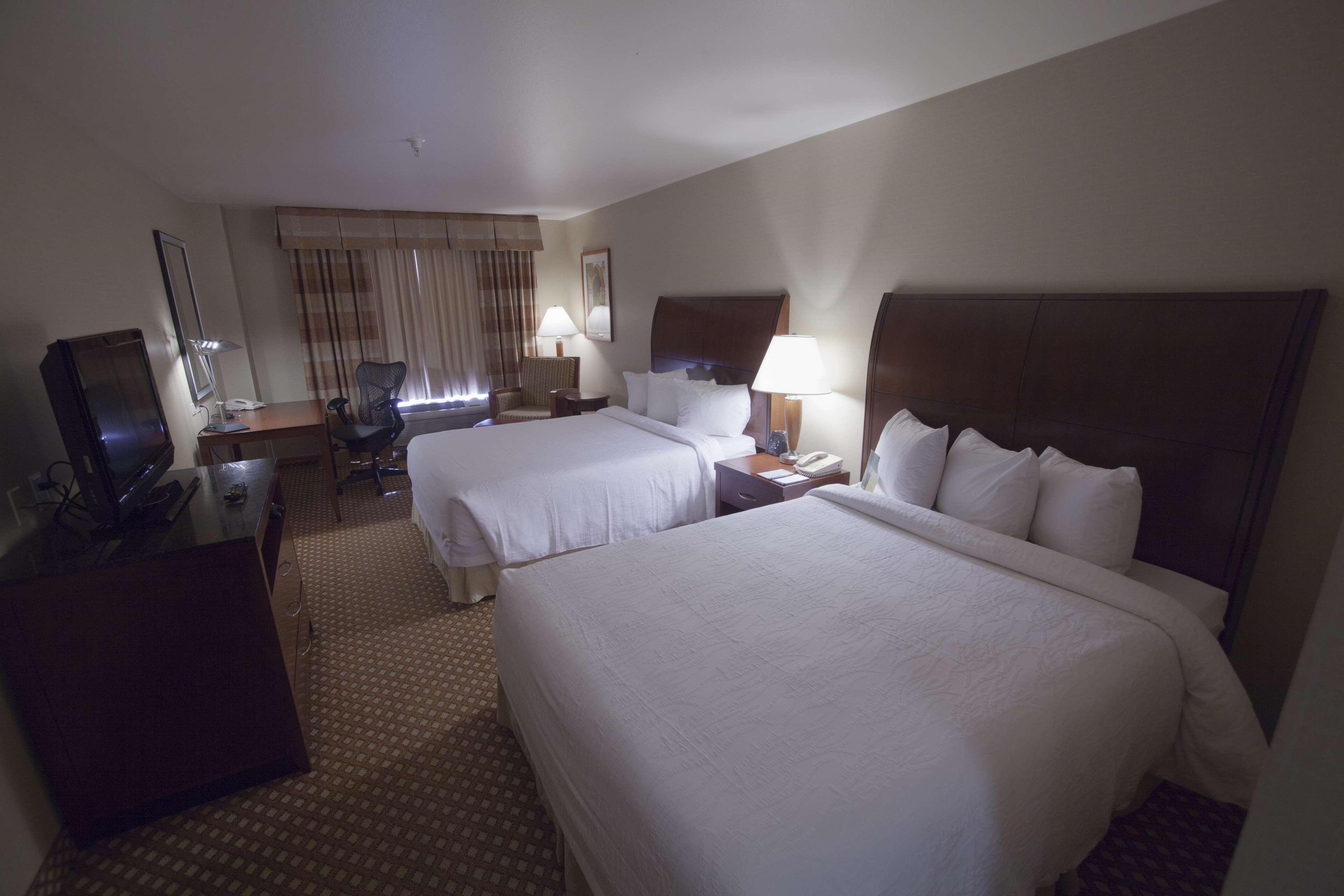 Hilton Garden Inn Albuquerque Uptown Exterior photo