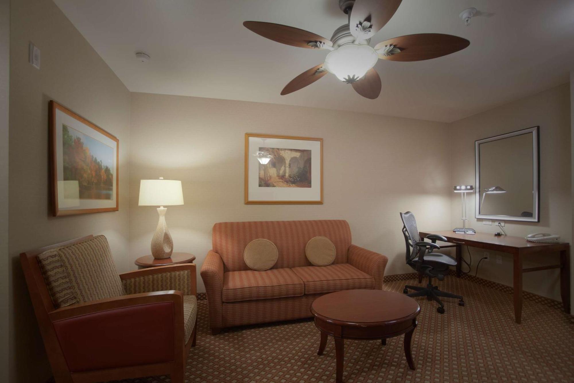 Hilton Garden Inn Albuquerque Uptown Exterior photo