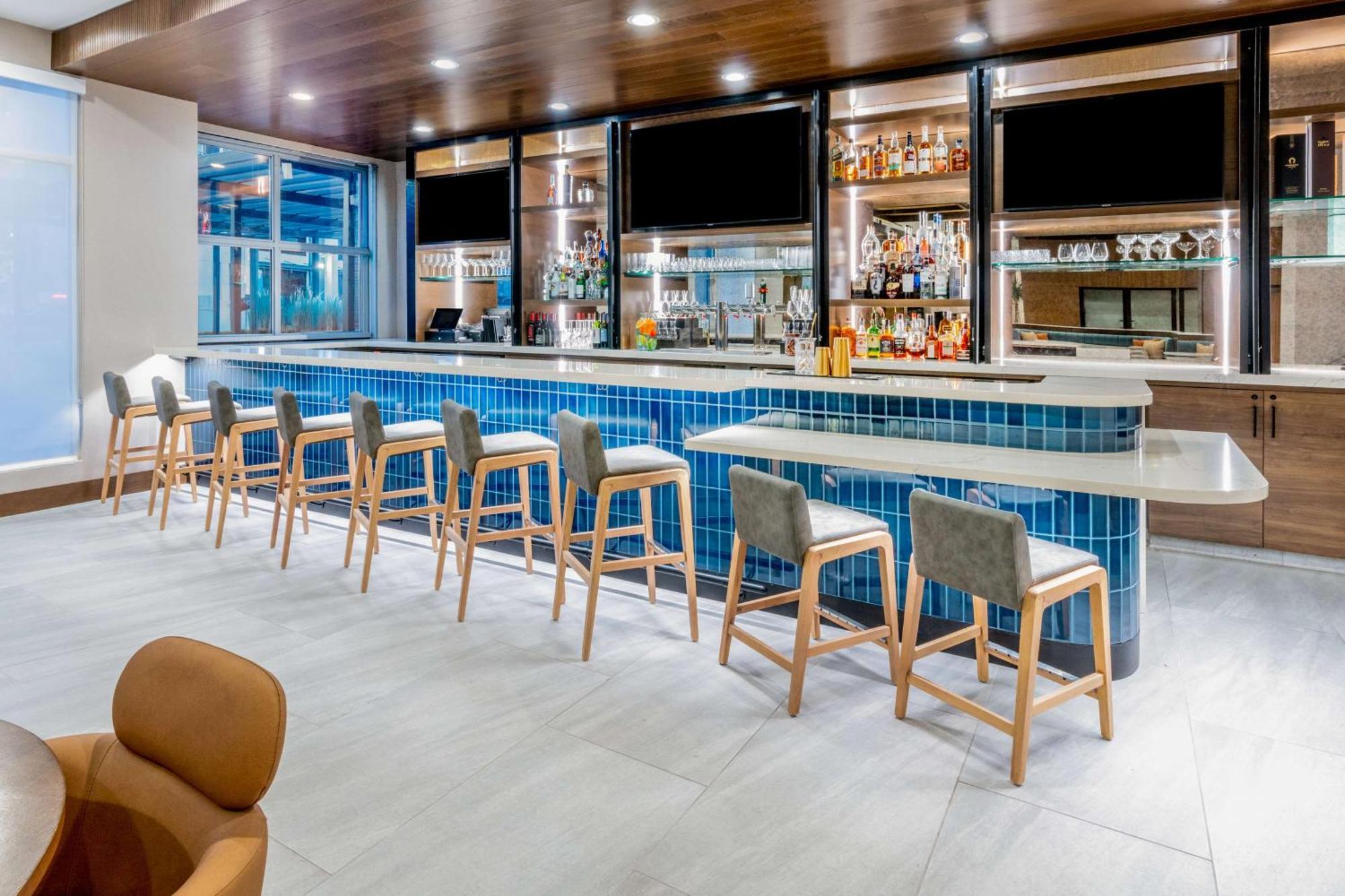 Hilton Garden Inn Albuquerque Uptown Exterior photo