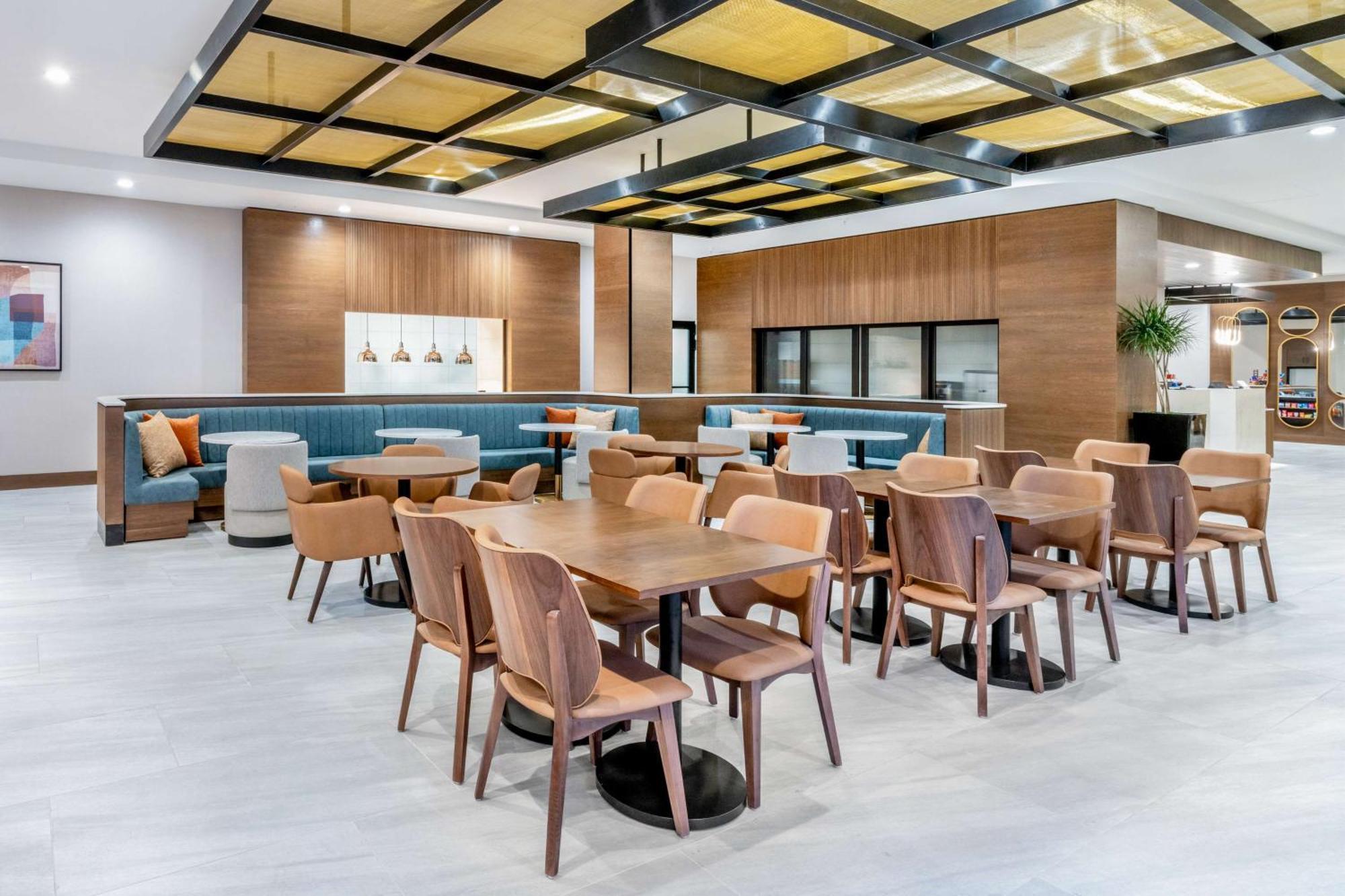 Hilton Garden Inn Albuquerque Uptown Exterior photo