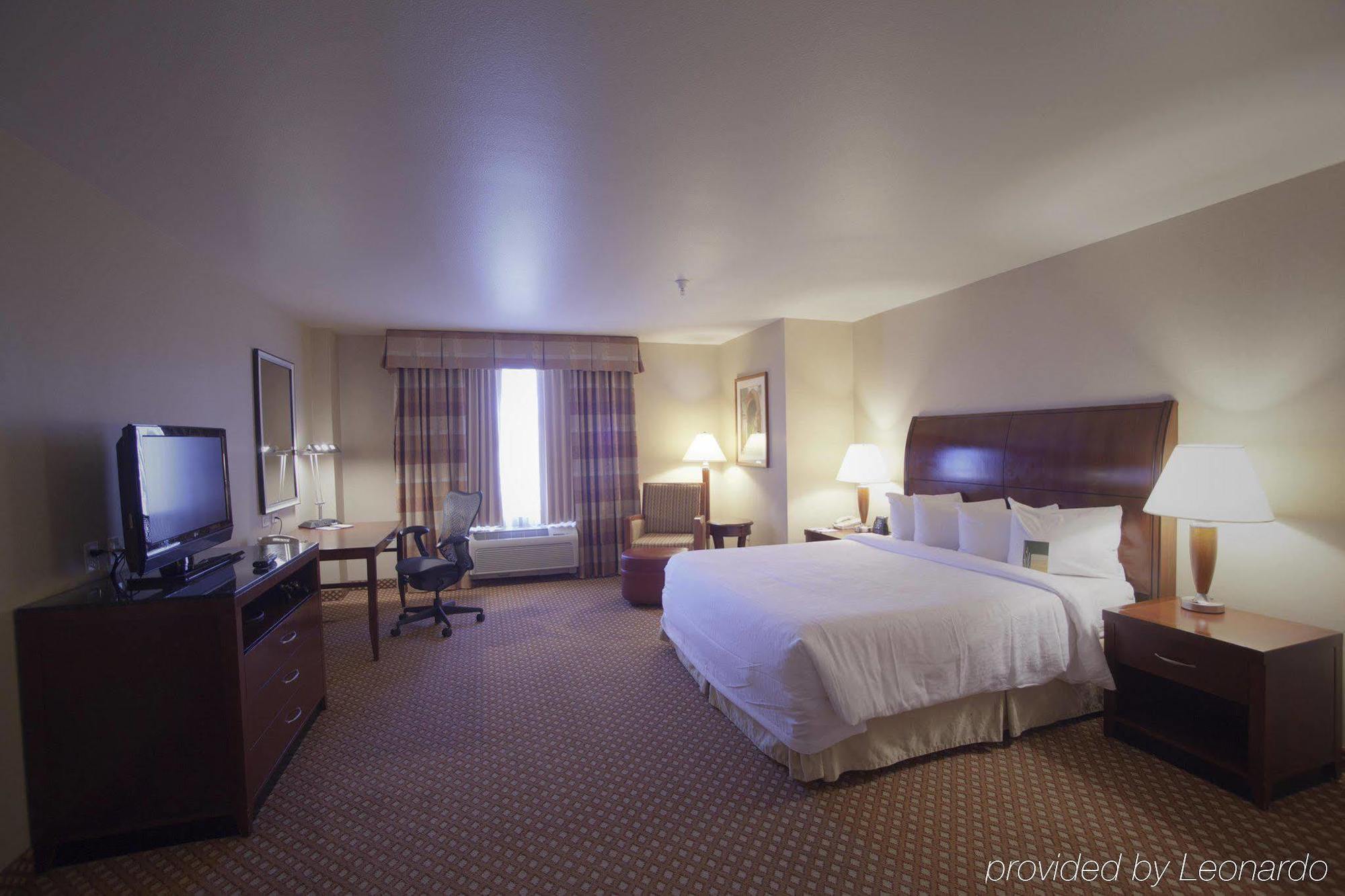 Hilton Garden Inn Albuquerque Uptown Exterior photo